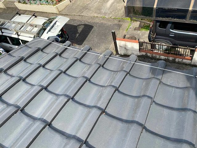 瓦の状態を確認